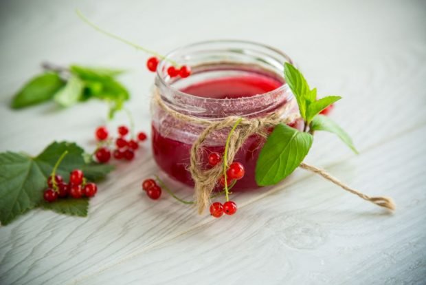 Red currant jelly with mint 