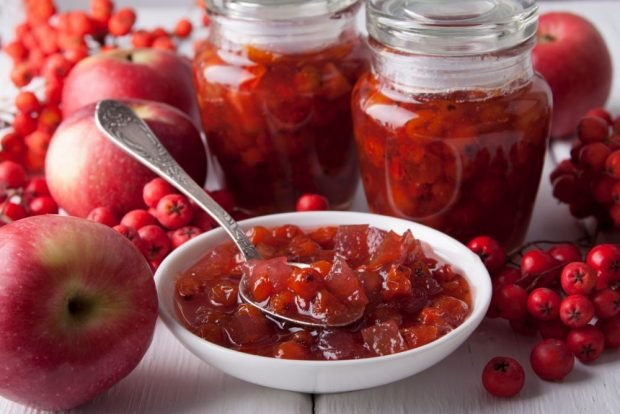 Jam from apples and red mountain ash