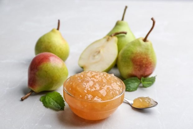 Pear jam in a slow cooker