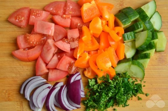 Greek salad at home: photo of recipe preparation, step 1