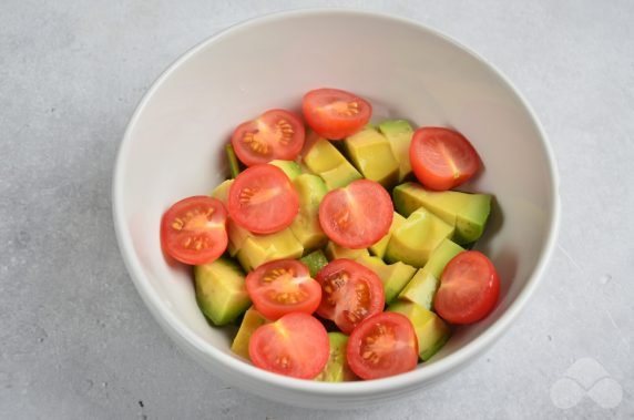 Vegetarian salad with avocado and chia seeds: photo of recipe preparation, step 3