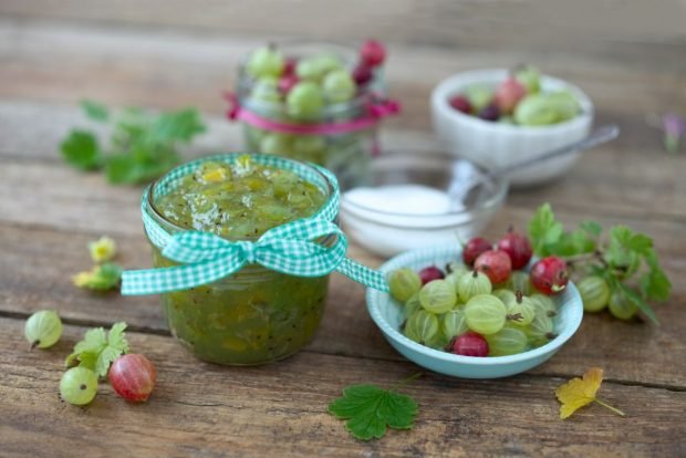 Gooseberry jelly through a meat grinder