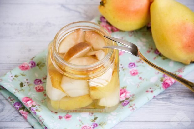 Pear compote for winter