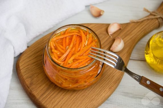 Spicy carrot salad for winter: photo of recipe preparation, step 5