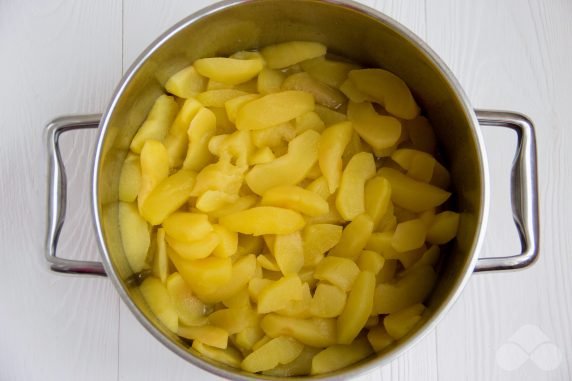 Apple and lingonberry jam: photo of recipe preparation, step 2