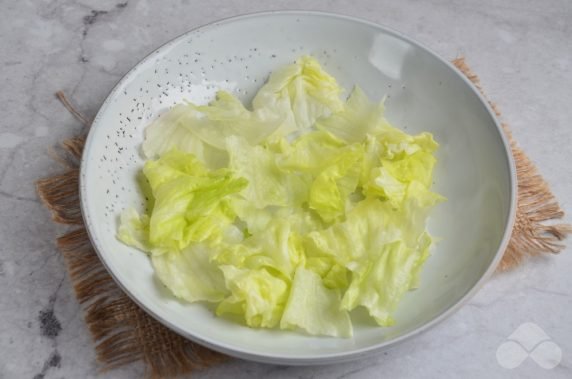 Salad with smoked mackerel and vegetables: photo of recipe preparation, step 1