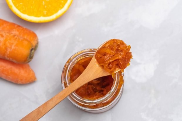 Grated carrot jam 