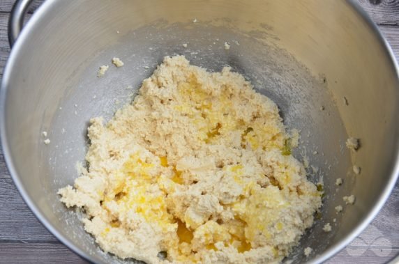 Cheesecakes with butter: photo of recipe preparation, step 2